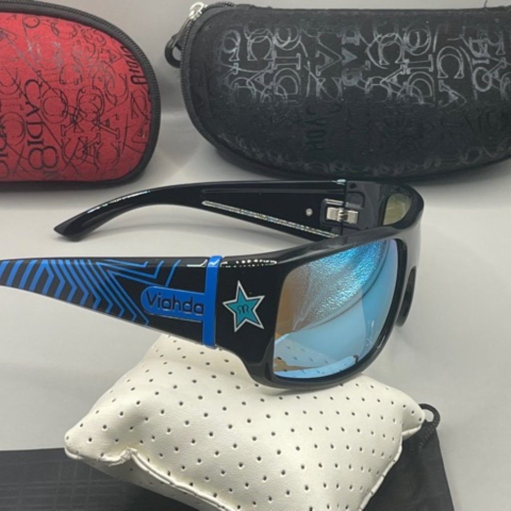 Two RockStar Model Sunglasses - Picture 5 of 10